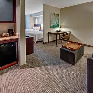 Queen Studio Mobility or hearing accessible